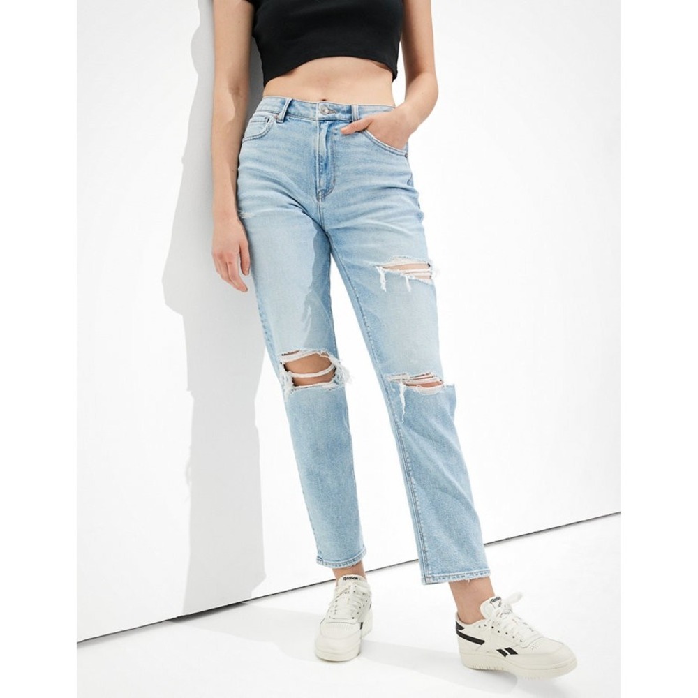 American Eagle Jeans Womens 6 Mom Straight Light Wash Distressed Ripped Stretch